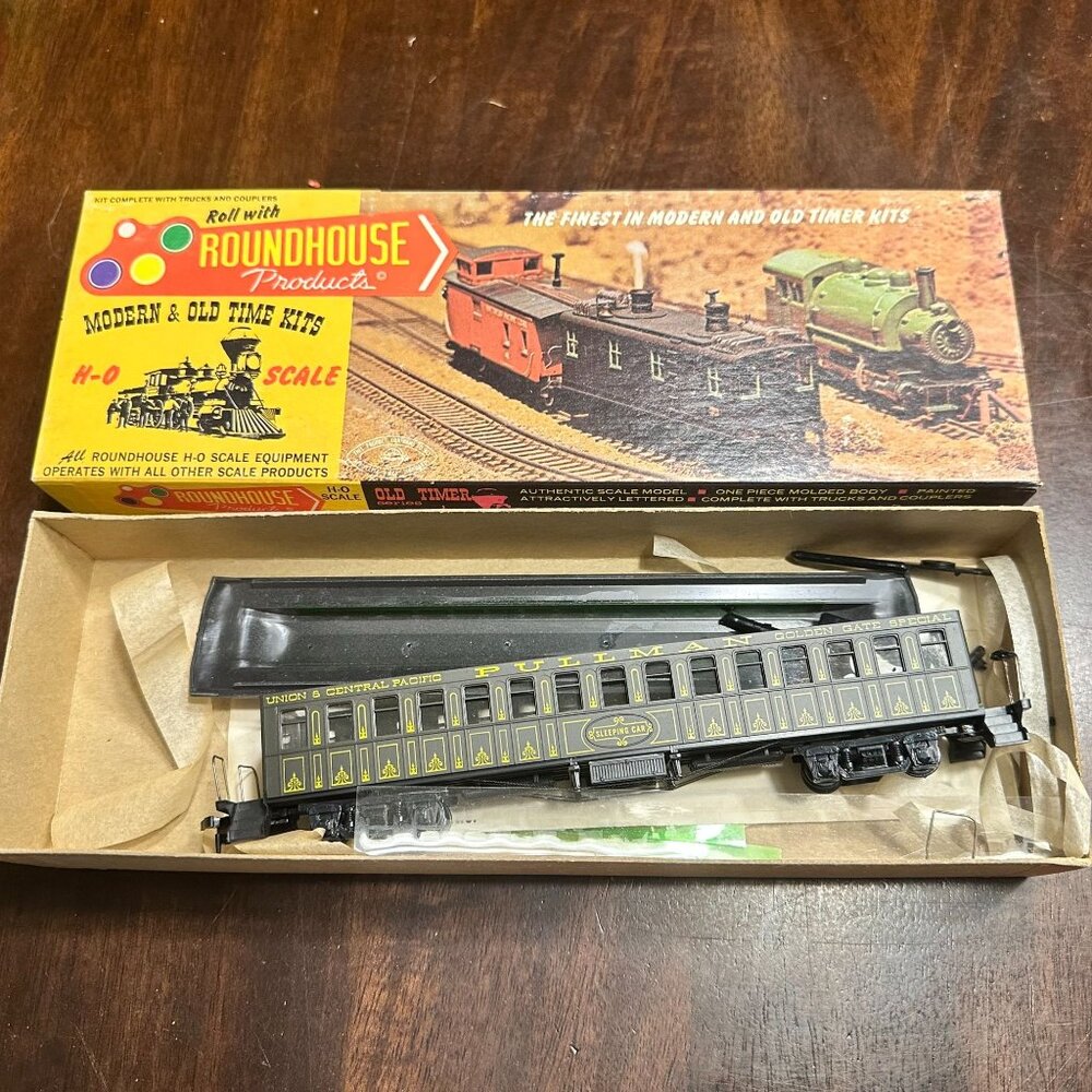 Roundhouse HO Scale 50 Pullman Baggage Kit Union Central Yellow & Black Model